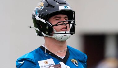Jacksonville Jaguars tight end Nate Boerkircher (87) runs the ball during rookie minicamp at the Miller Electric Center, Saturday, May 9, 2026 in Jacksonville, Fla. Today was the second of a three day camp concluding Sunday.