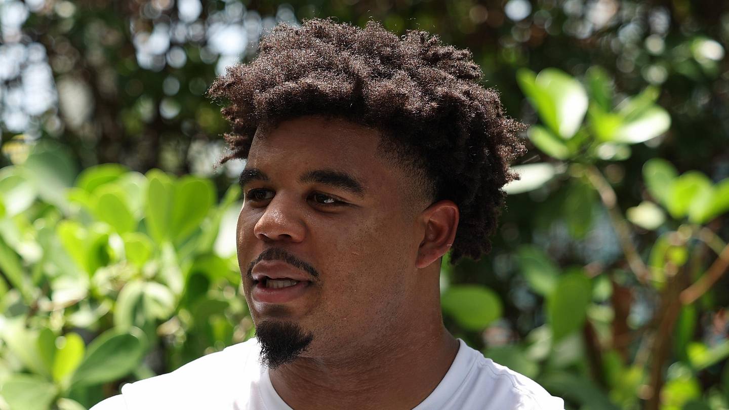 Miami Dolphins linebacker Chop Robinson