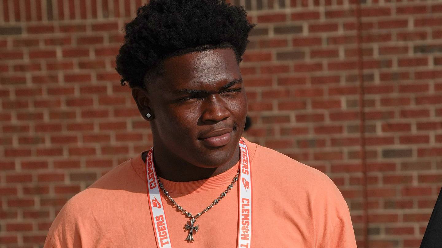 Notre Dame gets huge Miami gift before critical 5-star LB visit