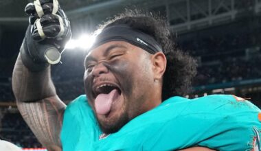 Miami Dolphins guard Jonah Savaiinaea