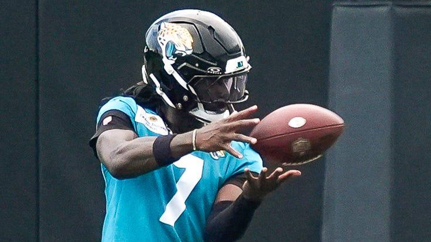 Jacksonville Jaguars wide receiver Brian Thomas Jr. (7) hauls in a pass during the second day of minicamp at the Miller Electric Center, Wednesday, June 10, 2026, in Jacksonville.