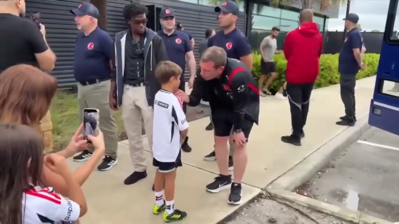 Fans greet Turkish national team at practice in Fort Lauderdale for first World Cup appearance in 24 years - WSVN 7News | Miami News, Weather, Sports