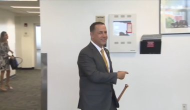 Justice Department probes alleged ties between former Miami Beach mayor and Jeffrey Epstein - WSVN 7News | Miami News, Weather, Sports