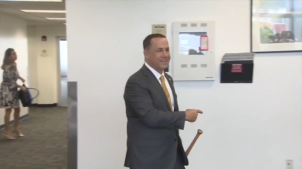 Justice Department probes alleged ties between former Miami Beach mayor and Jeffrey Epstein - WSVN 7News | Miami News, Weather, Sports