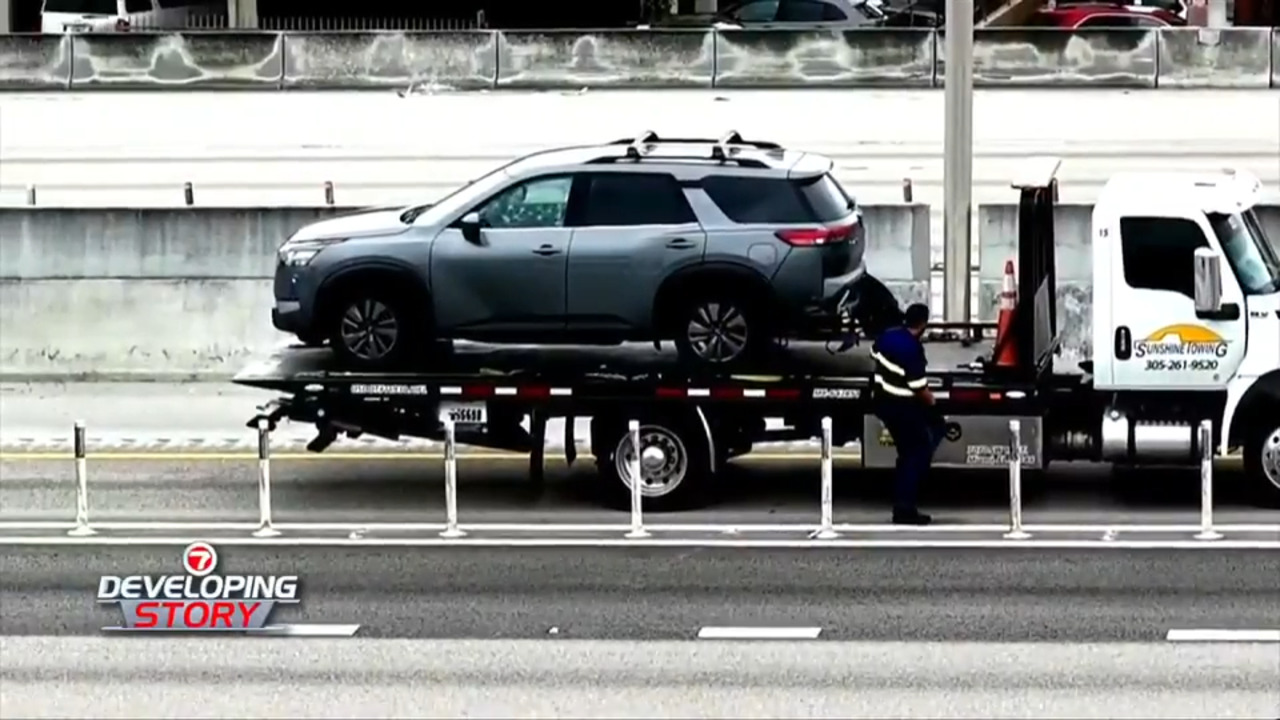 Driver suffers medical episode and crashes on SB Palmetto near 122nd Ave. - WSVN 7News | Miami News, Weather, Sports