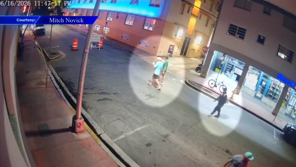 Knife-wielding man arrested after allegedly stalking, brandishing knife toward World Cup fans in South Beach - WSVN 7News | Miami News, Weather, Sports