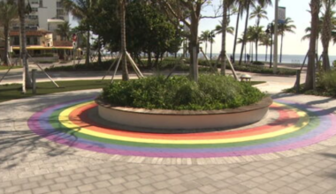 Fort Lauderdale officials unveil ‘Circle of Love’ display in honor of LGBTQ+ community - WSVN 7News | Miami News, Weather, Sports