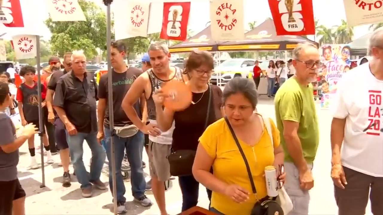 Sedano’s Supermarkets, Stella Artois hosting World Cup ticket giveaway for customers - WSVN 7News | Miami News, Weather, Sports