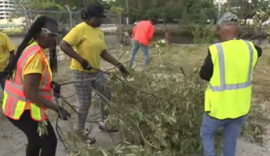 Volunteers team up to haul trash from Miami River in local initiative - WSVN 7News | Miami News, Weather, Sports