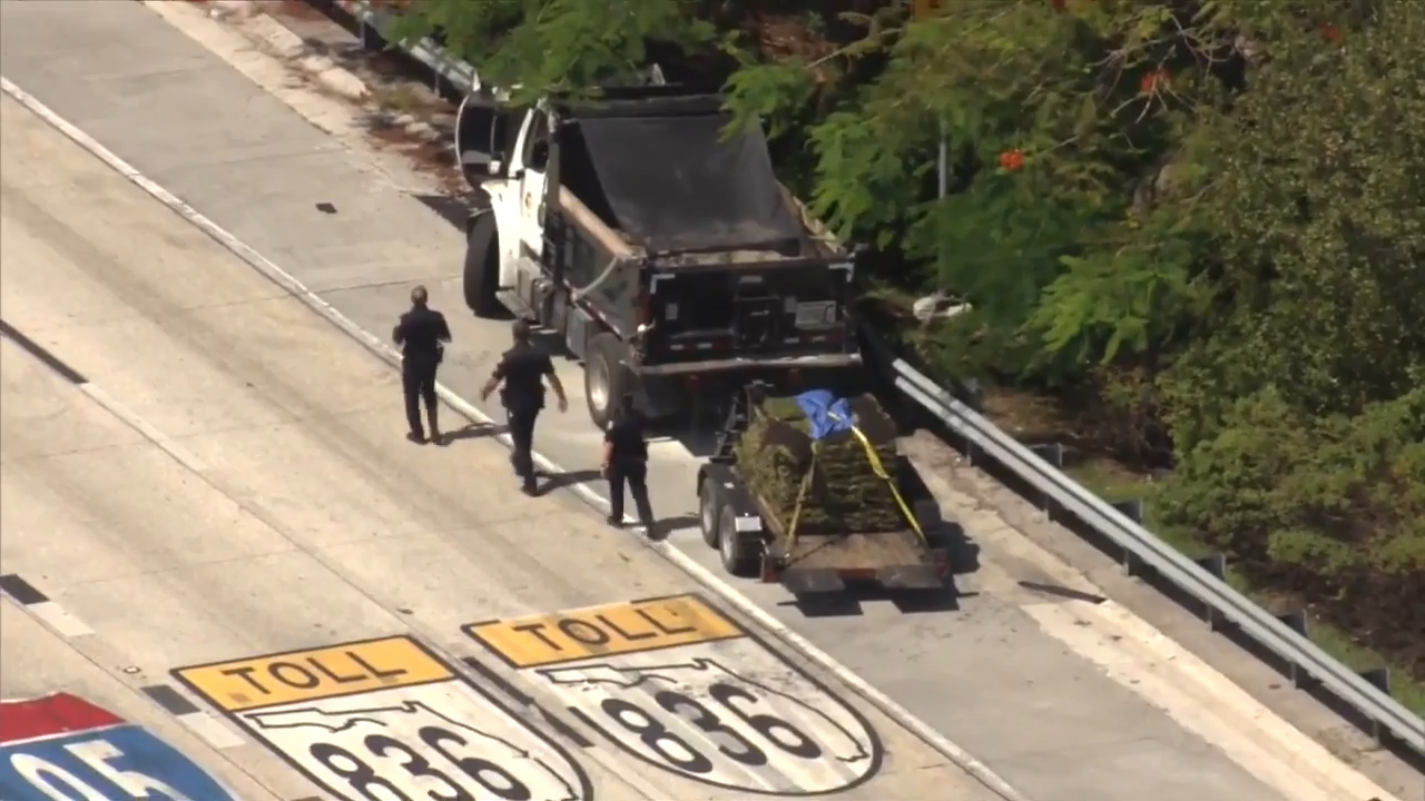 Driver hospitalized after dump truck crash on I-95 in Miami - WSVN 7News | Miami News, Weather, Sports