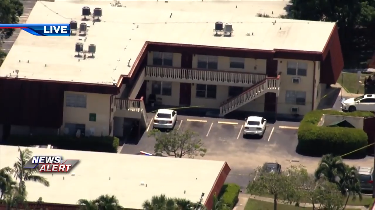 1 dead, at least 1 injured after stabbing in Lauderhill, officials say; subject on the loose - WSVN 7News | Miami News, Weather, Sports