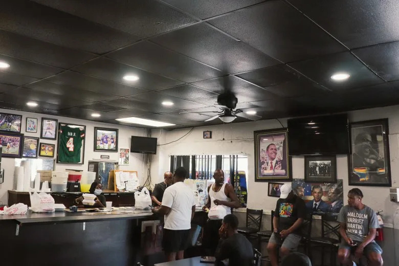 A long-standing restaurant in Little Haiti. (Adam Mahoney/Capital B)