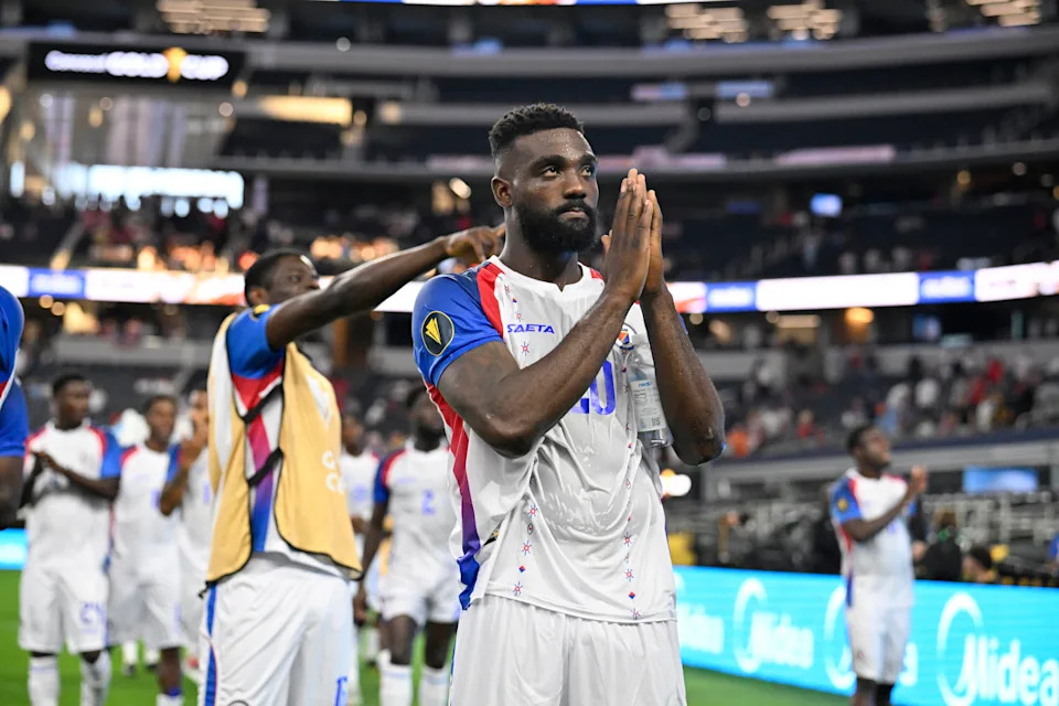 Haiti forward Frantzdy Pierrot (20) reacts with fans after the match against the United States of America during a group stage match of the 2025 Gold Cup at AT&T Stadium.