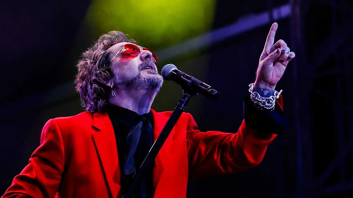Chris Robinson scolds Florida crowd at Black Crowes concert