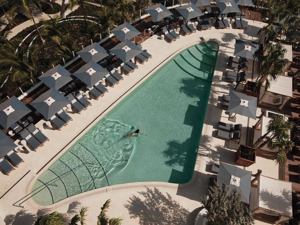 The pool at Four Seasons Hotel and Residences Fort Lauderdale