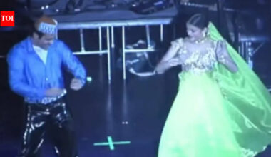 Aishwarya Rai, Akshaye Khanna's stage performance in Miami on 'Taal' song goes viral, netizens react - WATCH VIDEO | Hindi Movie News