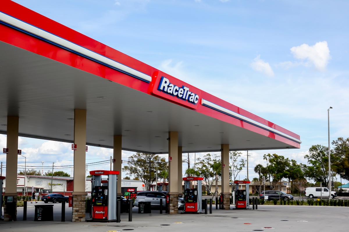 Florida gas prices continue to dip