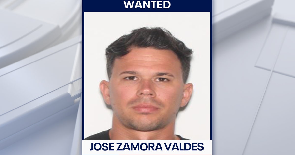 Tampa detectives searching for suspect accused of killing security guard with vehicle outside nightclub