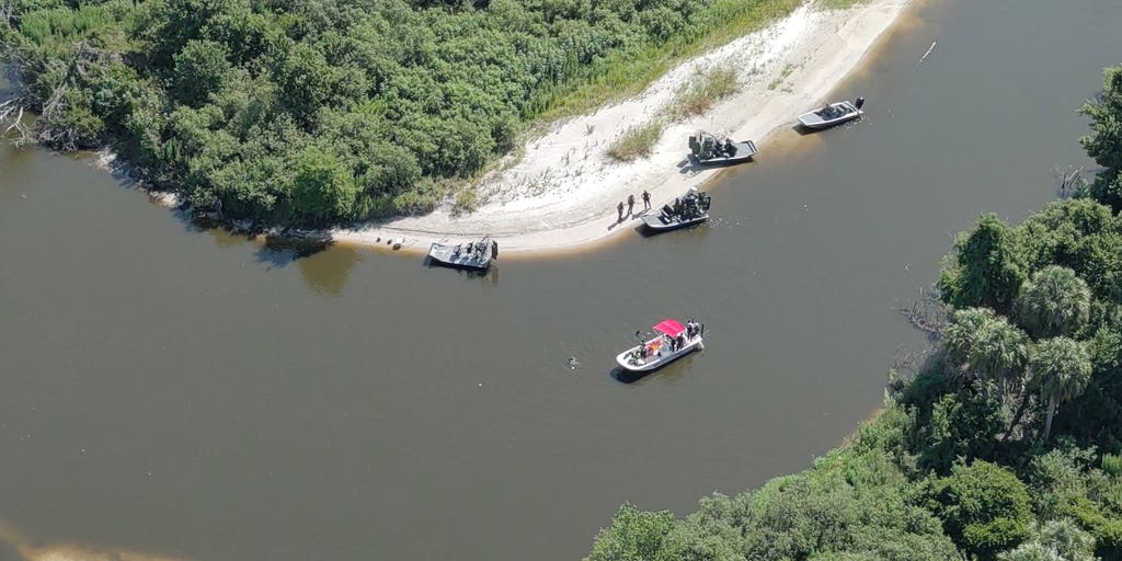 2 dead, 1 person remains missing after airboat capsizes in Florida