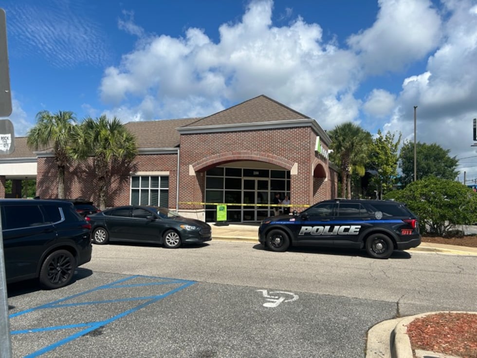 Tallahassee Police investigating scene at Regions Bank on North Monroe Street
