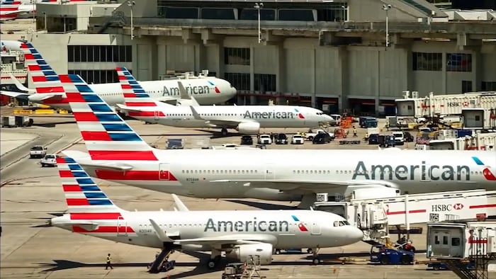 American Airlines flight aborts takeoff at MIA after business jet enters runway
