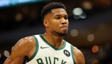 Los Angeles Lakers v Milwaukee Bucks