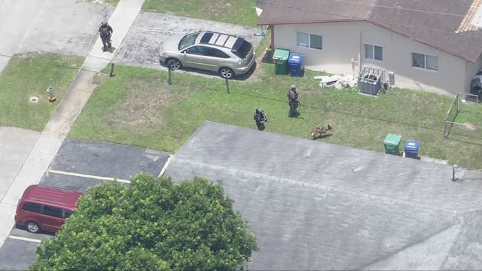 Lauderhill stabbing leaves man dead, another hospitalized, first responders say