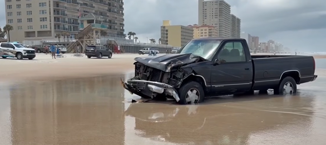 Drunk Driver Plows Through Florida Beach Toll Booth, Kills Attendant, Then Drives Into the Ocean