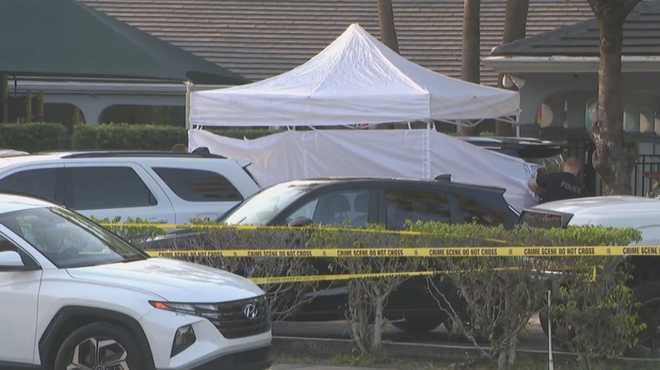 Child found dead in SUV outside Plantation preschool Police are investigating the death of a child found in an SUV parked outside a preschool in Plantation, Florida, with authorities confirming the incident involves a parent and child but not the school directly.