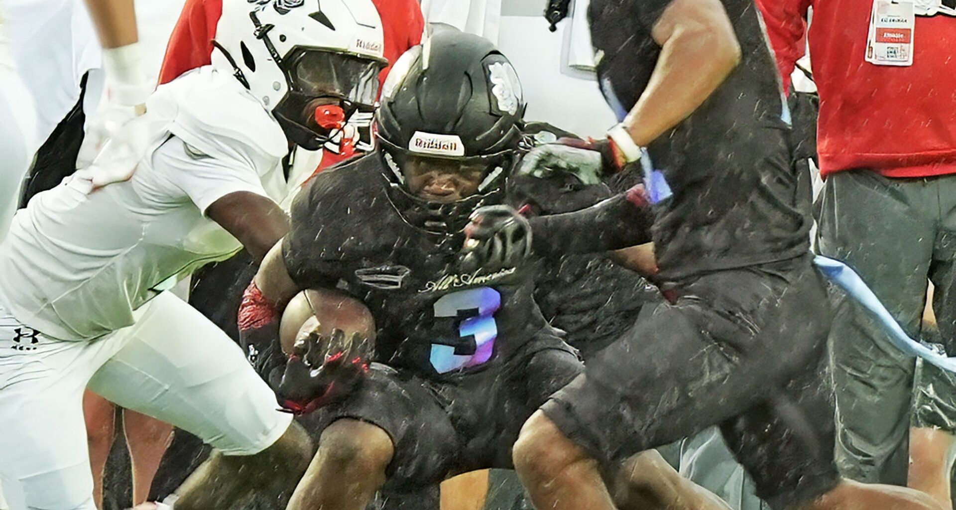 Team Roses' Easton Royal (3) looks for an opening during the Under Armour All-America Game Saturday, Jan. 3, 2026 at Spec Martin Stadium in DeLand.