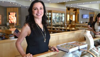 Erica Courtney, jewelry designer to the stars, visits Underwood Jewelers in Ponte Vedra Beach.