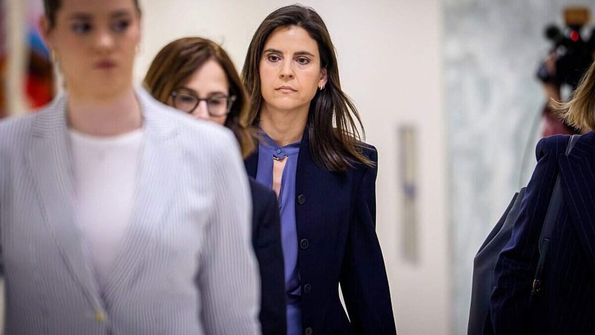 Epstein paid deputy to get special jail perks, aide testifies
