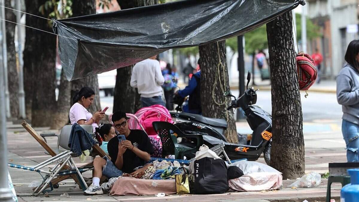 Miami Venezuelans to ask Trump to defer deportations