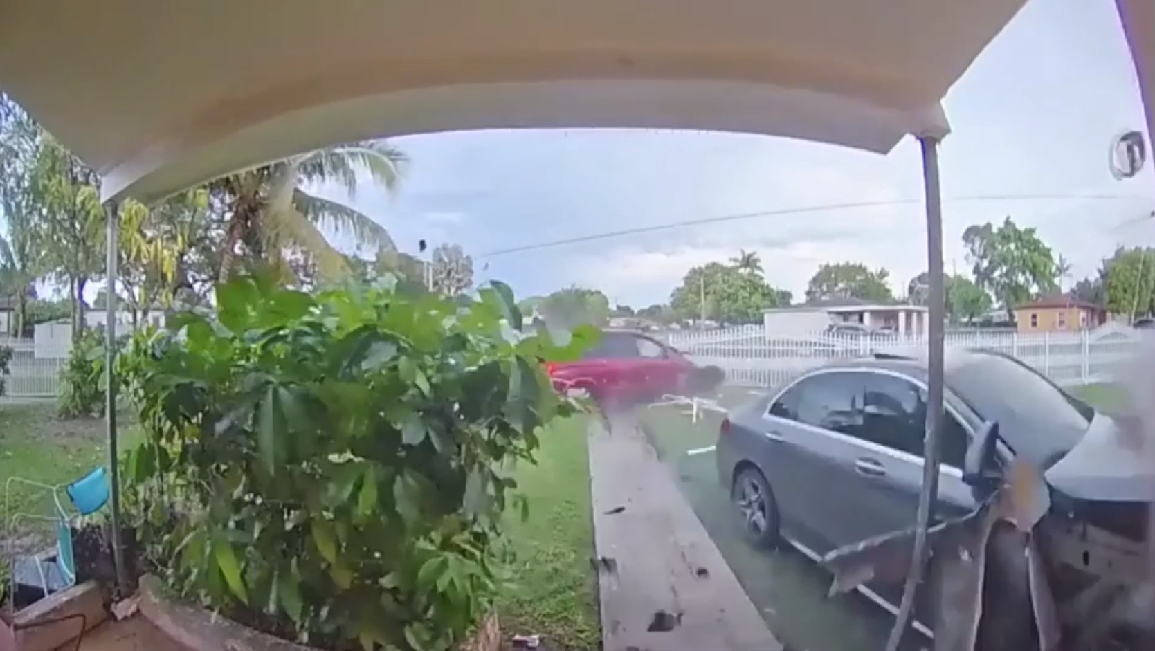 Video shows driver running stop sign before chain-reaction crash in SW Miami-Dade that injured 4, detectives say - WSVN 7News | Miami News, Weather, Sports