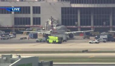 1 hospitalized after reported turbulence diverts Charlotte-bound flight to MIA - WSVN 7News | Miami News, Weather, Sports