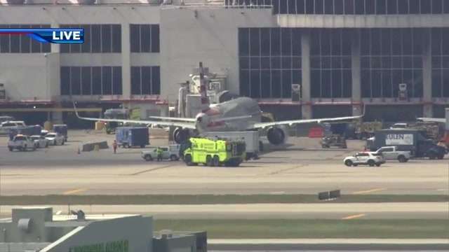 1 hospitalized after reported turbulence diverts Charlotte-bound flight to MIA - WSVN 7News | Miami News, Weather, Sports