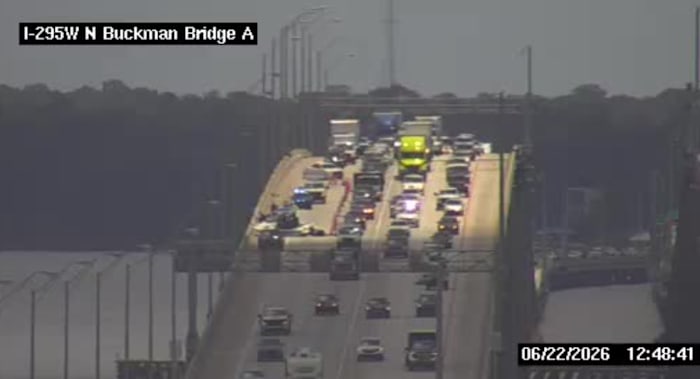 Lanes reopen after boat comes off trailer on Buckman Bridge