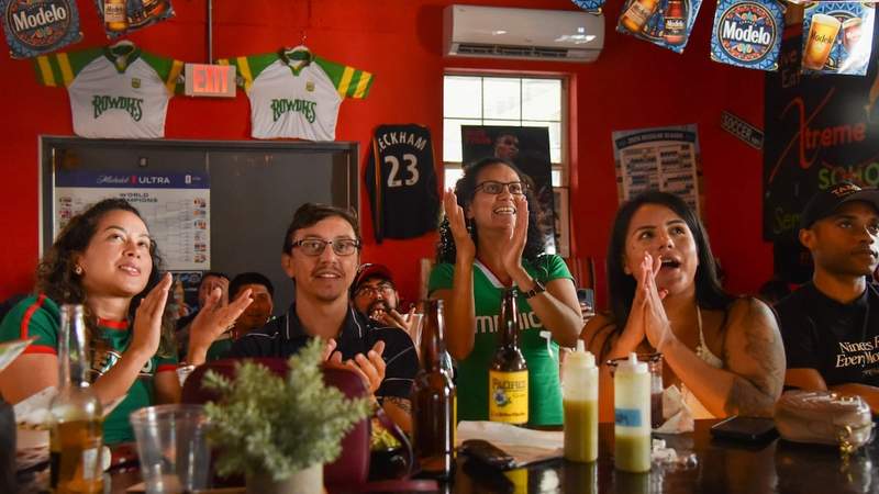 Mexico fans cheer on team from Tampa restaurant as World Cup opens