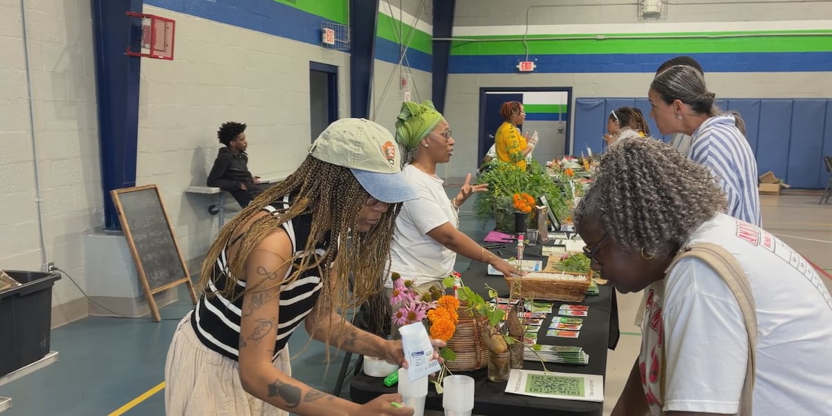 Former NFL star Warrick Dunn hosts wellness day with health screenings, financial education
