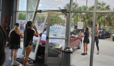 Car crashes into front doors of Cape Coral gym; no injuries reported