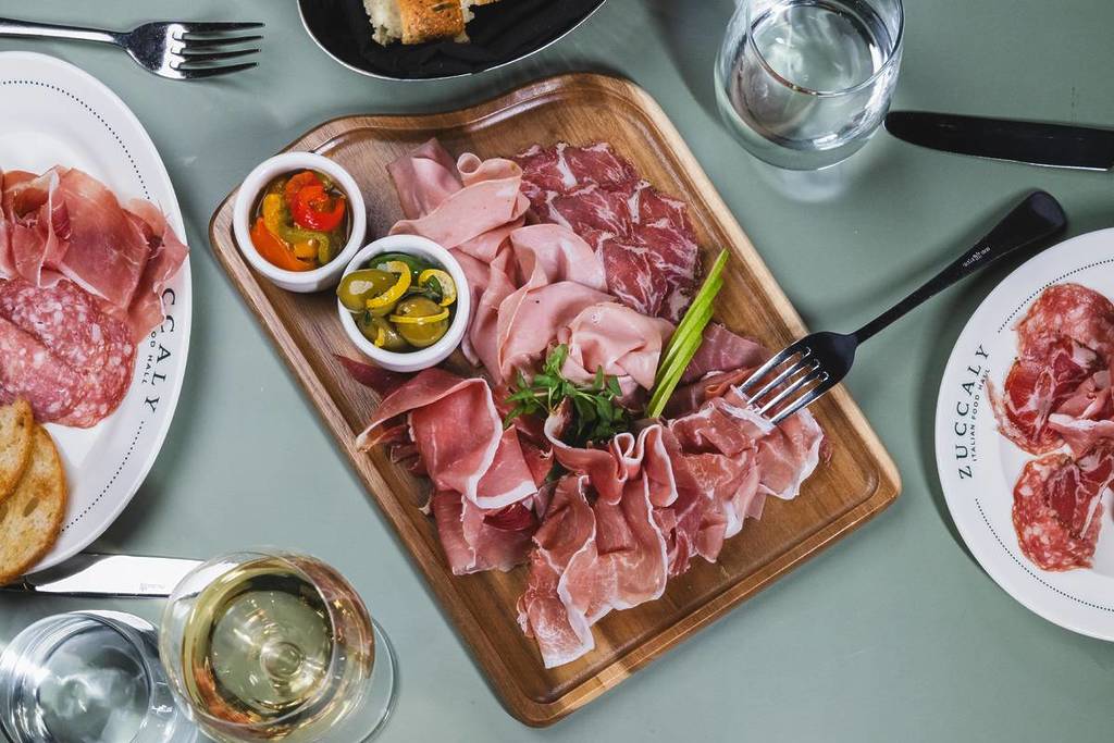 Zuccaly deli