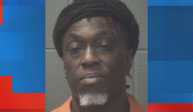Man charged with assaulting Jacksonville police officers