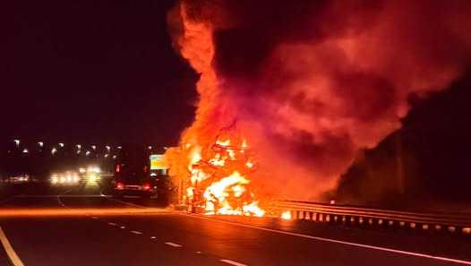 Southbound lanes reopen on Florida's Turnpike after semitruck fire
