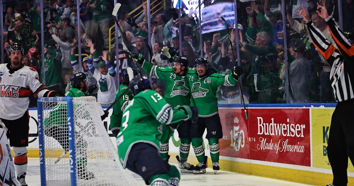 Florida Everblades | NEEDHAM AND CHAU LIFT BLADES TO AMAZING OT WIN IN GAME THREE