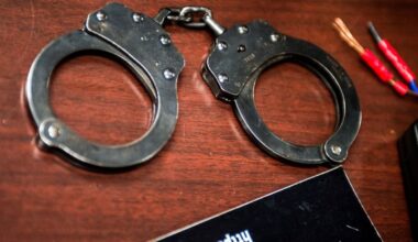 Tampa police officer arrested on charges of sexual activity with minor