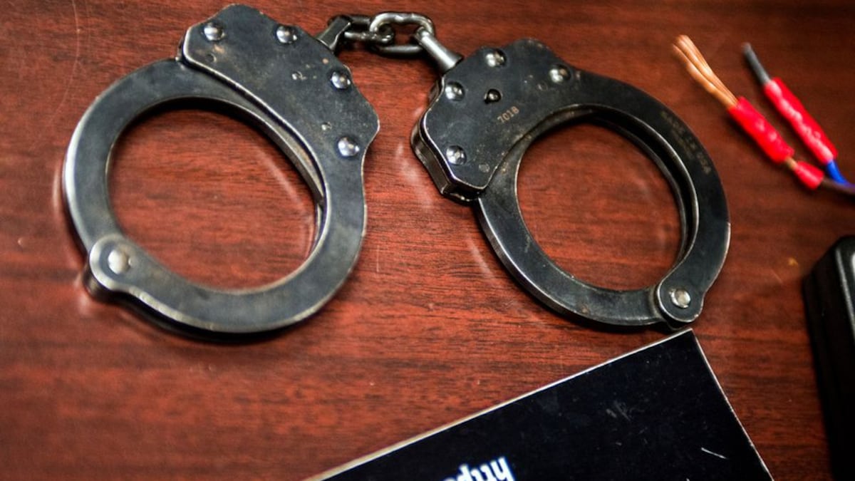 Tampa police officer arrested on charges of sexual activity with minor