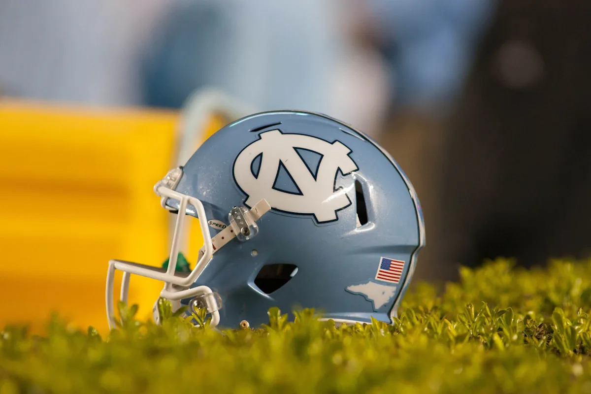 FSU offensive line target commits to ACC program