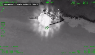 3 boaters rescued after boat capsizes off Florida’s Gulf Coast north of Tampa - WSVN 7News | Miami News, Weather, Sports