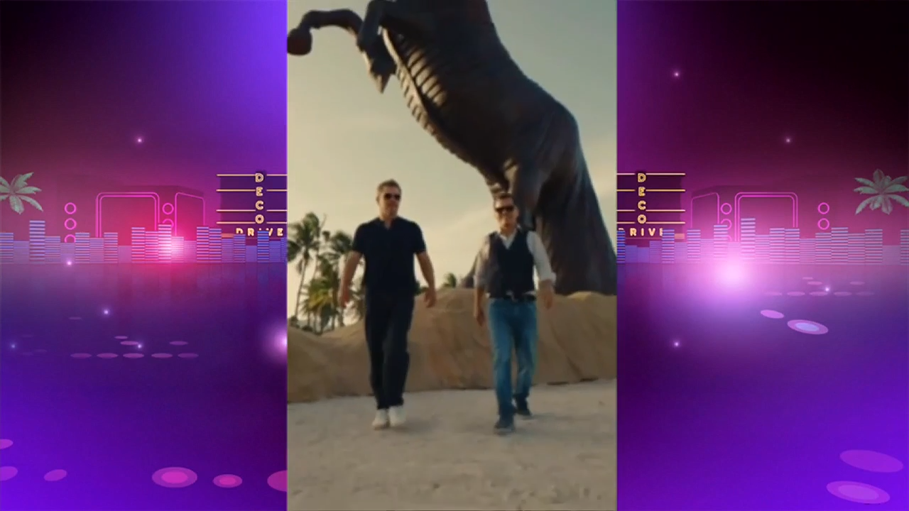 Matt Damon, John Leguizamo appear with 30-foot Trojan horse in Miami Beach to promote The Odyssey - WSVN 7News | Miami News, Weather, Sports