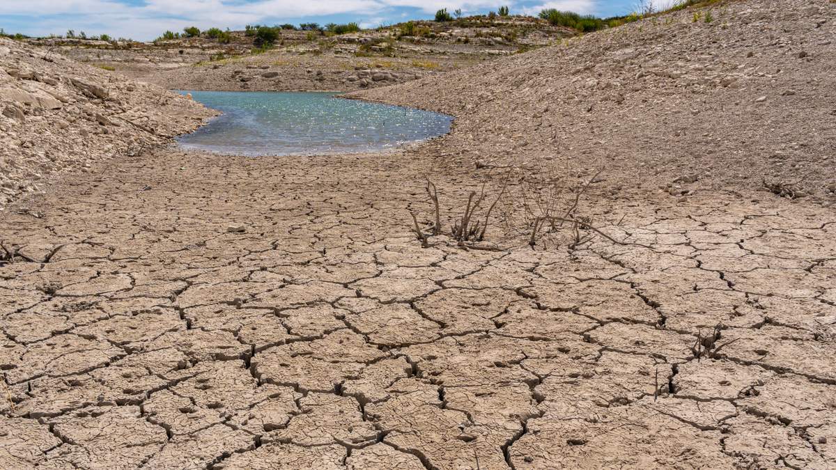 Tampa Leaders Extend Water Restrictions | NewsRadio WFLA